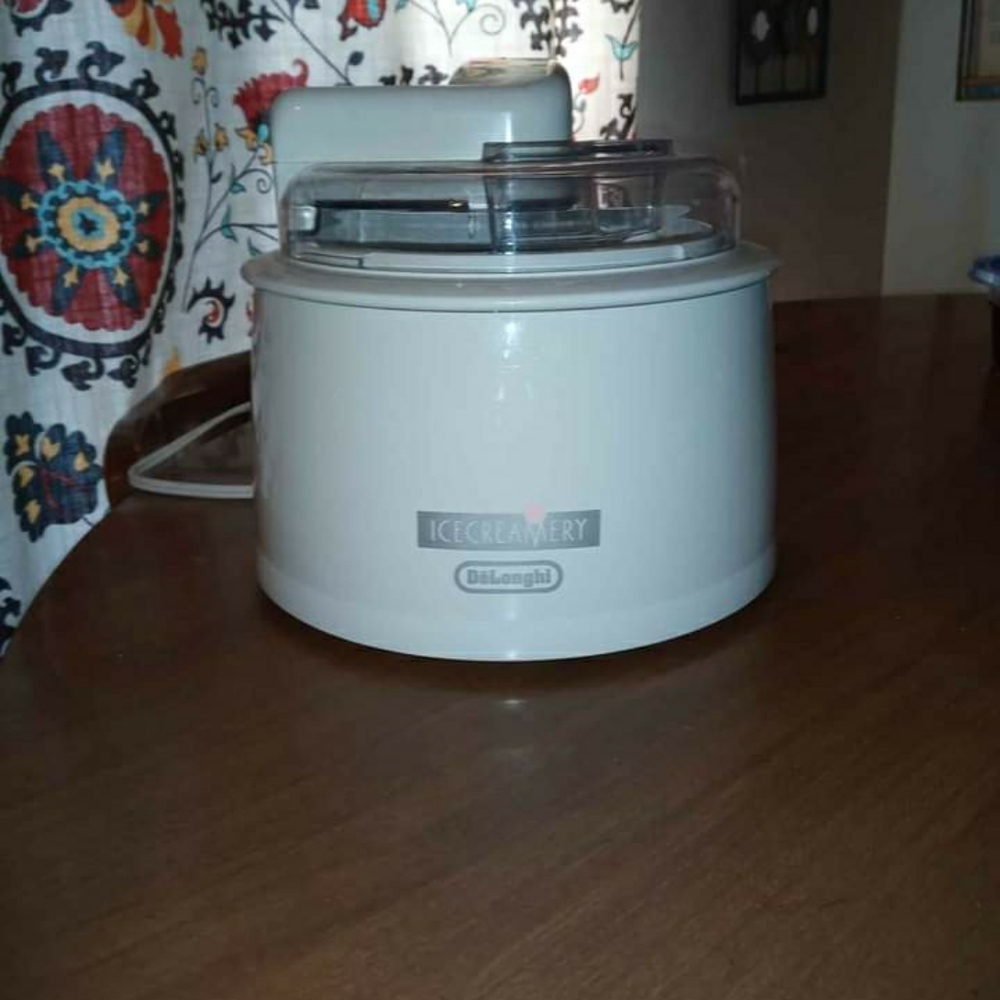 Ice cream maker